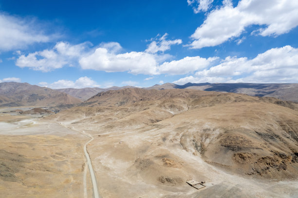 高原荒地的鸟瞰图图片下载