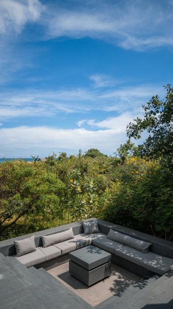 现代热带户外露台休息区下沉式混凝土风格的斯里兰卡花园露台图片下载