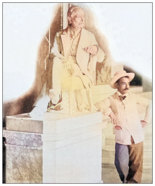 古董黑白照片:托马斯·特里的雕像，在特里剧院，西恩富戈斯，古巴图片下载