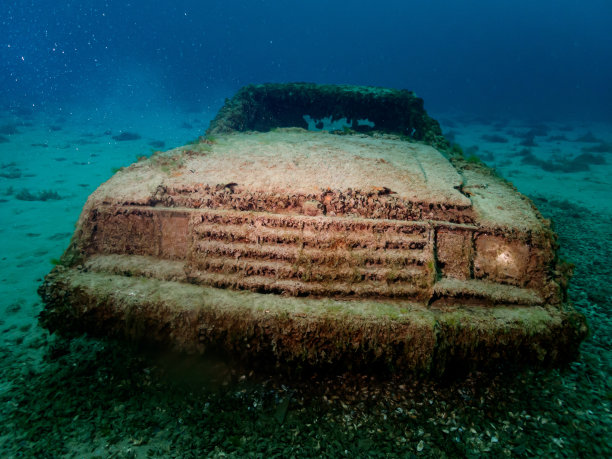 1979年在密歇根湖的福特平托，前视图图片下载