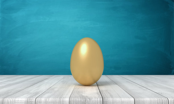 金色的鸡蛋在白色木地板和黑色绿松石背景的3d渲染图片下载