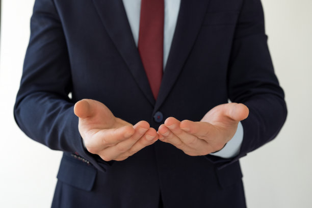 商人张开双手图片下载