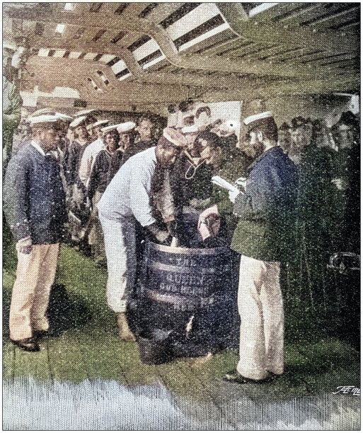 古董照片:水手们端酒图片下载