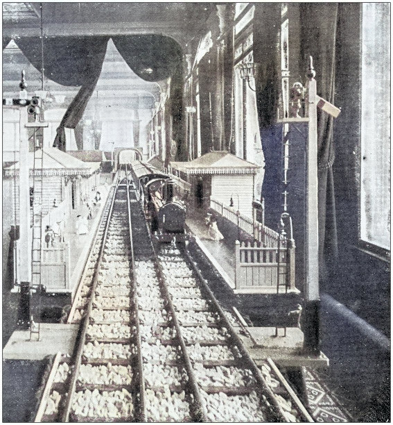 古董照片:玩具火车模型图片下载