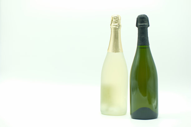 香槟，葡萄酒，气泡酒，玻璃杯，饮料，白色背景，产品，黄色，酒精，庆祝活动，新年，图片下载
