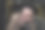 一个男人洗脸的低角度照片图片下载