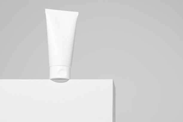 装化妆品的白色空塑料管。模型。包装面霜，凝胶，精华液，广告和产品促销图片下载
