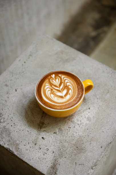 咖啡店里的Wing拉花艺术。图片下载