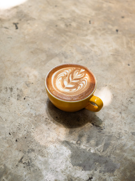 咖啡店里的Wing拉花艺术。图片下载