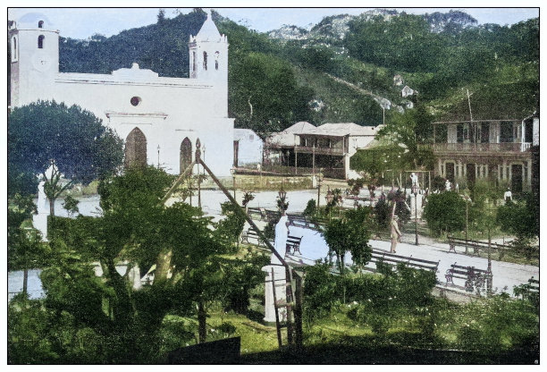 古董黑白照片:广场和大教堂，阿瓜迪亚，波多黎各图片下载