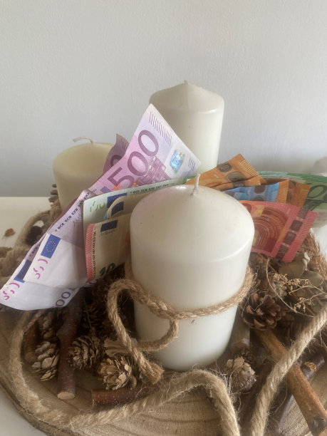 钱之间的质朴蜡烛中心图片下载