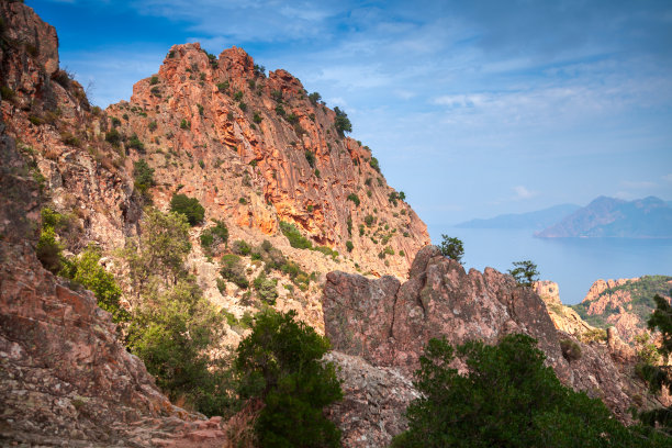 科西嘉岛卡兰克斯德皮亚纳海岸山地景观照片图片下载