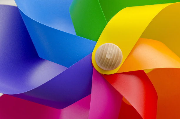 多色风车的孩子-股票照片图片下载