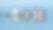黄昏宁静的海面上，波浪设计的现代流动建筑。一个当代建筑的3D渲染，反射在水面上。极简主义建筑设计理念。图片下载