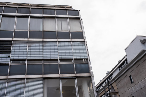 即将被拆除的老工业建筑图片下载