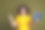 照片年轻的chevelure发女士黄色t恤直接手指有用的网站电脑维修服务孤立的卡其色背景图片下载