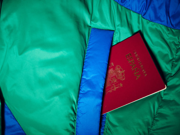 护照在口袋里图片下载