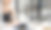 美女坐在家里办公室用笔用数码平板电脑的剪裁照片。图片下载