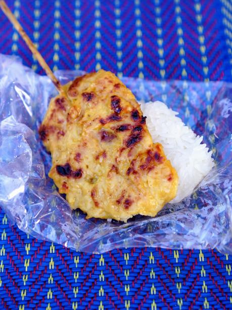 一张用塑料包装的食物照片。图片下载