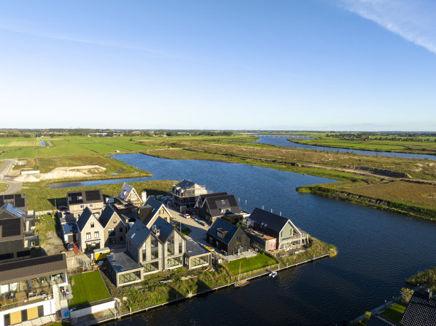 从上面看坎彭附近的里夫村建筑工地图片下载