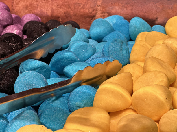 糖果店的蓝黄色糖果图片下载