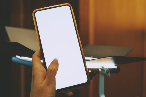 手持安卓智能手机对着led显示屏图片下载