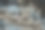 柔软的金属图像艺术，类似于大脑，在黑暗的背景上呈现出银色和金色的苍白图像。图片下载