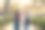 两个女学生在校园里边走边聊的背影图片下载