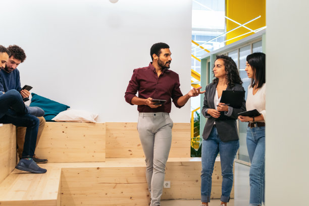 商业社区:协作工作环境的照片图片下载