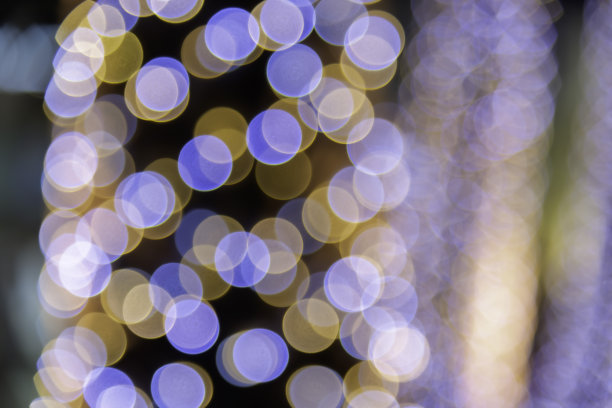 新年节日抽象散焦城市灯光背景。散景抽象背景。图片下载