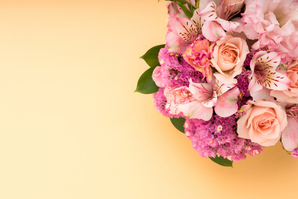 花束、母亲节和礼物的图片。图片下载