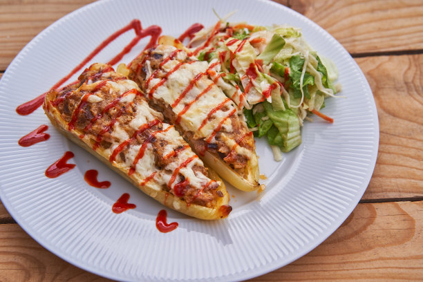 巴尔干风格的甜黄辣椒或胡椒的特写照片。图片下载