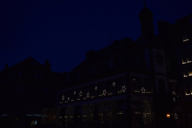 市政厅的圣诞彩灯图片下载