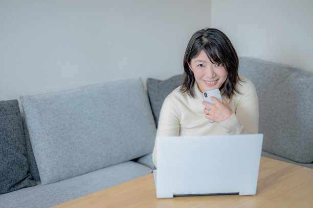 PC和女人图片下载