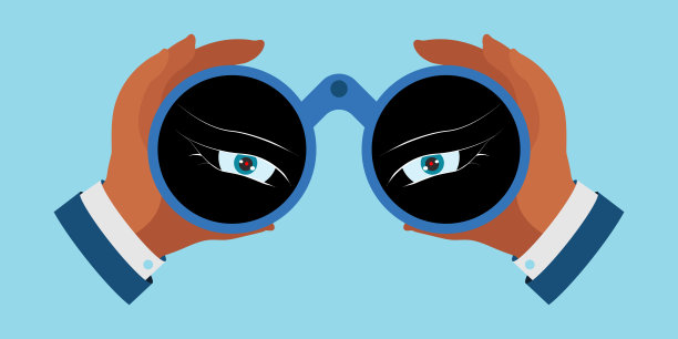 手拿双筒望远镜孤立在背景中。图片下载