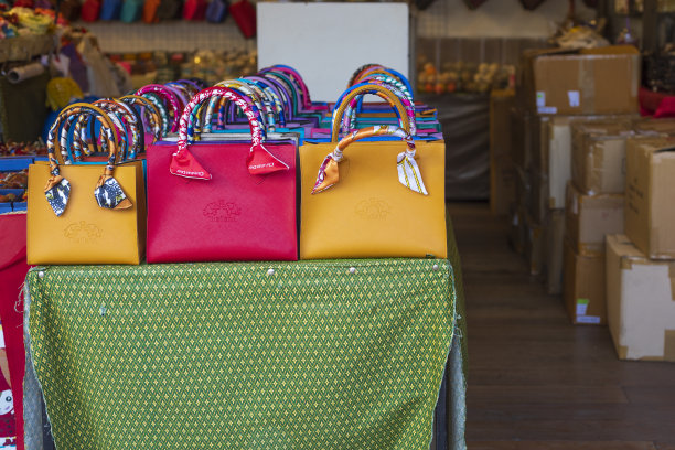 泰国街头摊上的皮包图片下载