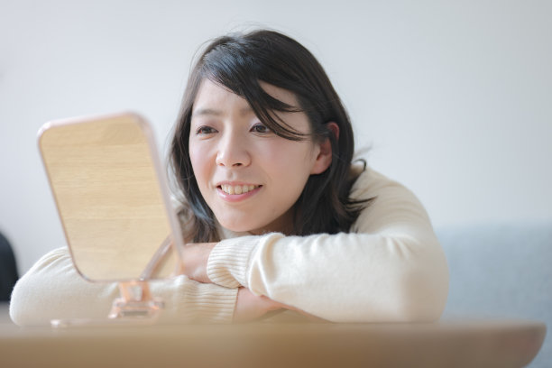 放松美女图片下载