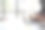 商人和女商人正在开工作会议，桌上放着许多财务文件。办公室里忙着进行商业利润分析和头脑风暴。特写照片图片下载