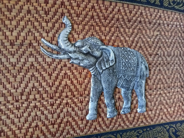 大象雕塑图片下载