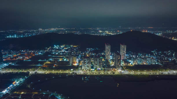 越南广宁下龙市美丽的日落图片下载