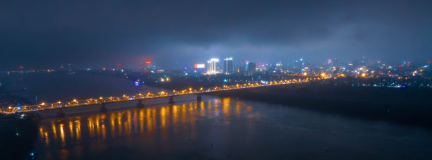 越南广宁下龙市美丽的日落图片下载