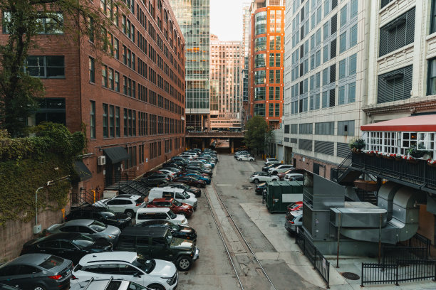 芝加哥的详细信息。汽车，居民，游客，大城市生活，城市全景，日常生活。历史地标，旅游目的地-库存照片图片下载