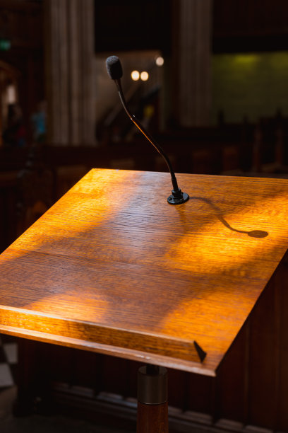 布道教堂的讲坛图片下载