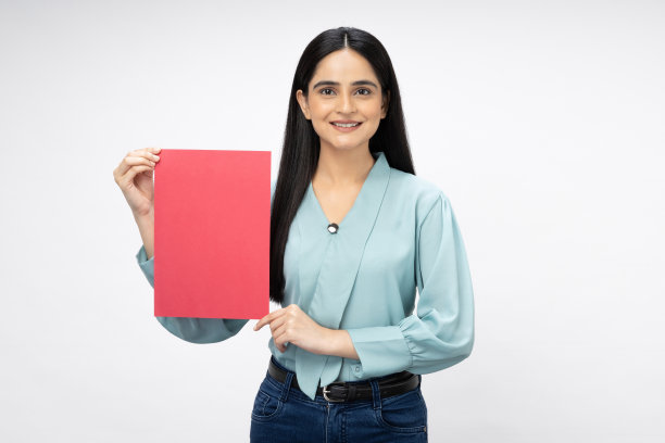 有吸引力的漂亮的商务女士的照片在正装孤立的白色背景股票照片图片下载