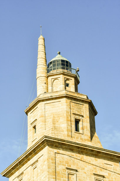 西班牙塞维利亚大教堂的塔，照片作为背景，在西班牙北部的科鲁尼亚，加利西亚，西班牙，欧洲，大力神灯塔塔图片下载