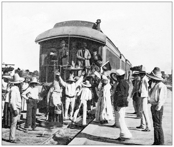 墨西哥古色古香的旅行照片:在火车站卖普尔克图片下载