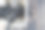 在加油站给电动汽车充电的照片特写图片下载