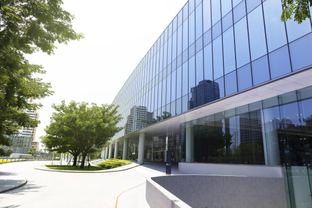 会议中心，大型展览和会议中心以及零售和餐厅。图片下载