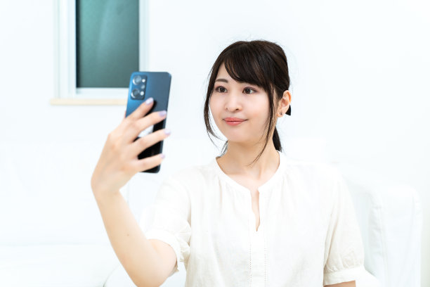 自拍的女人图片下载