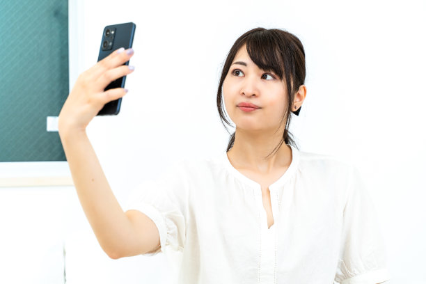 自拍的女人图片下载